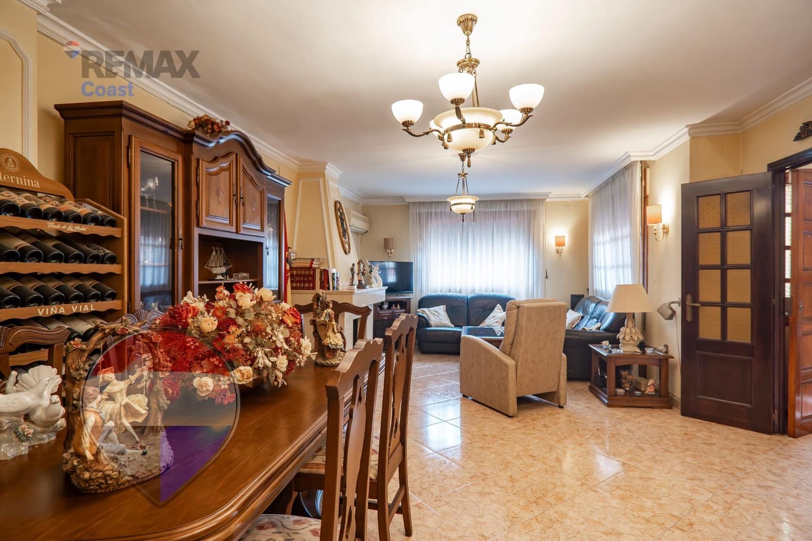 7 bedroom Villa for sale in Malaga city with pool - € 699,000 (Ref: 9726773)