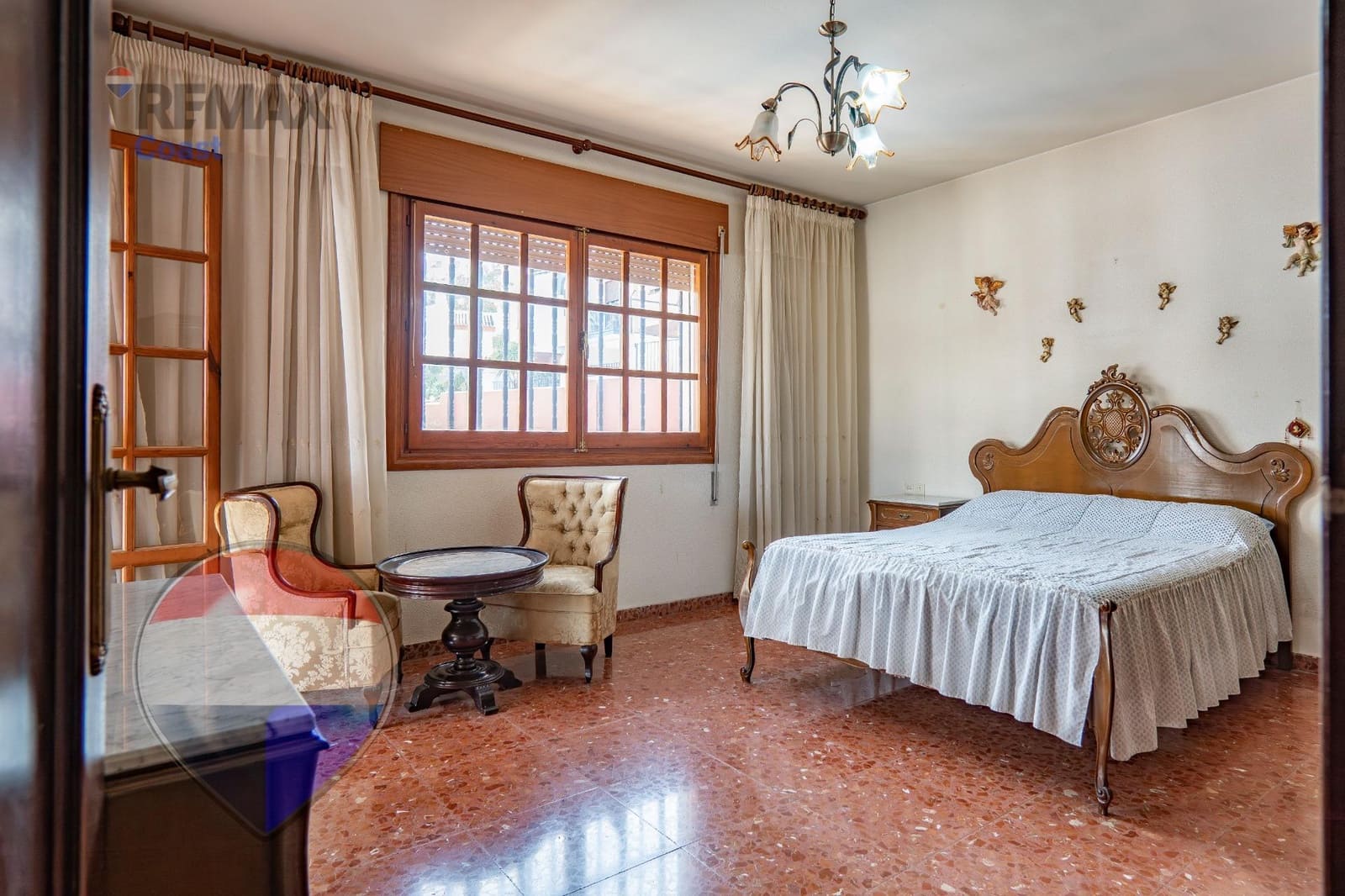 7 bedroom Villa for sale in Malaga city with pool - € 699,000 (Ref: 9726773)