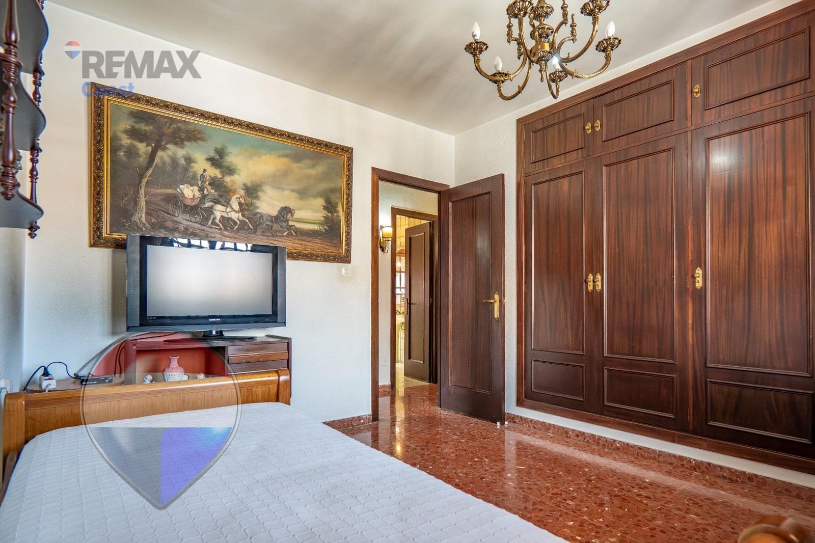 7 bedroom Villa for sale in Malaga city with pool - € 699,000 (Ref: 9726773)