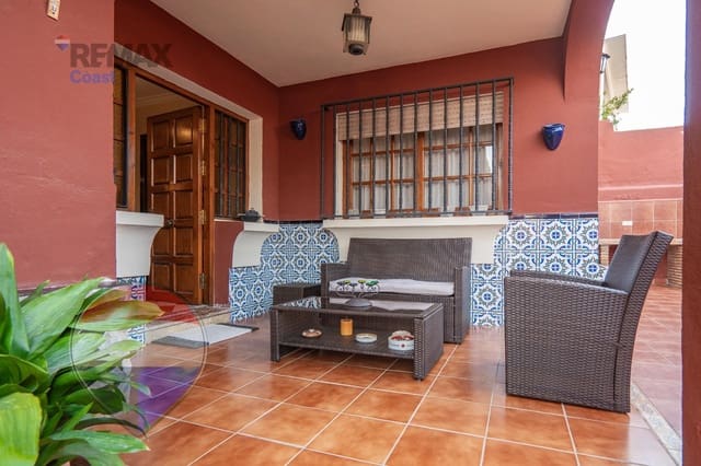 7 bedroom Villa for sale in Ciudad Jardín, Málaga city with pool - € 699,000 (Ref: 9726773)