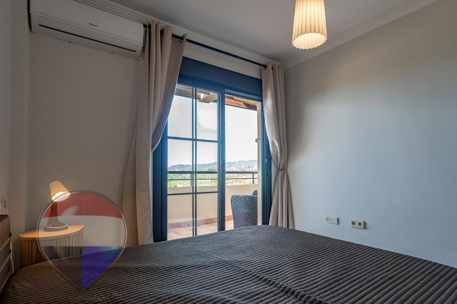 2 bedroom Penthouse for rent in Almayate with pool - € 950 (Ref: 9735696)