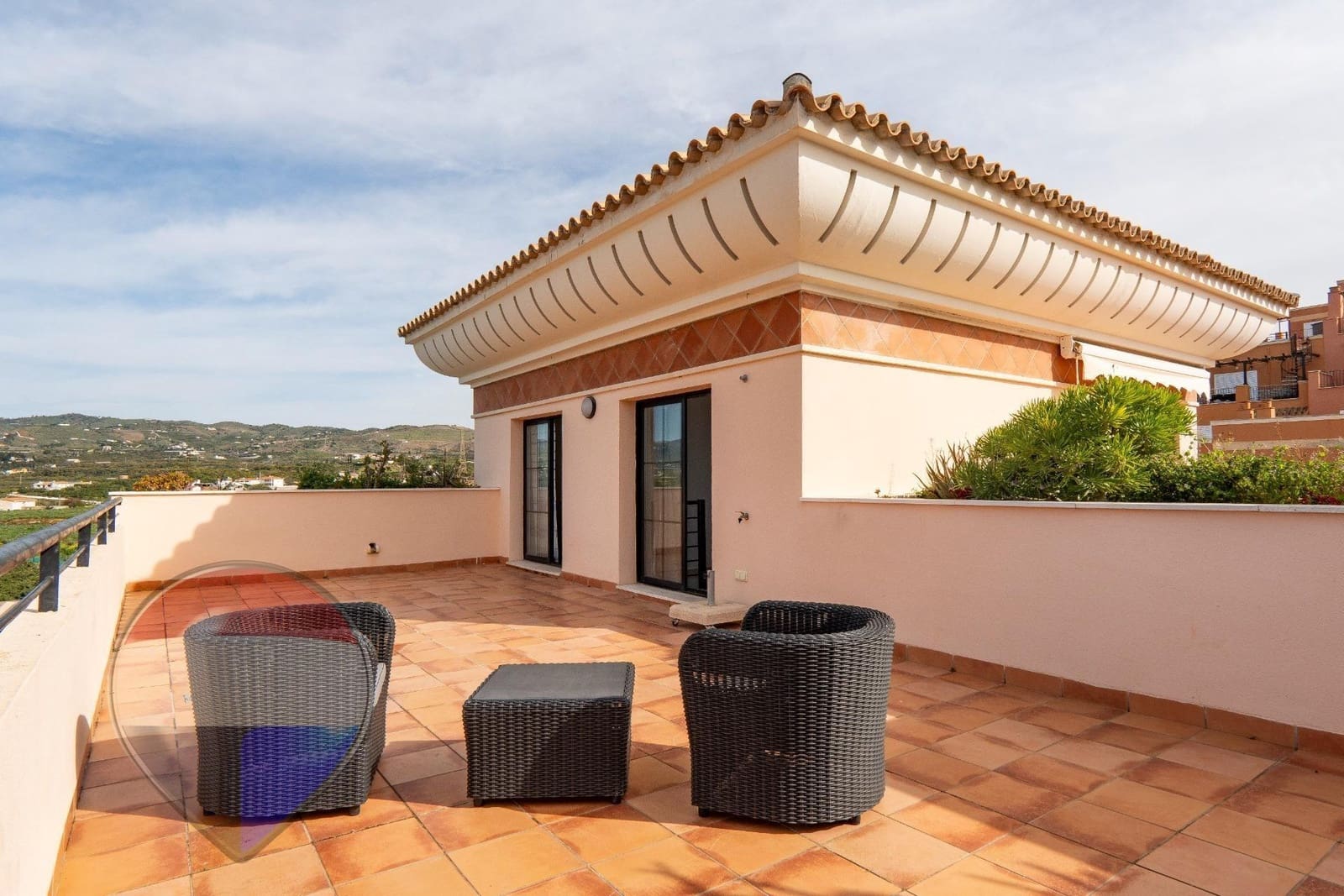 2 bedroom Penthouse for rent in Almayate with pool - € 950 (Ref: 9735696)