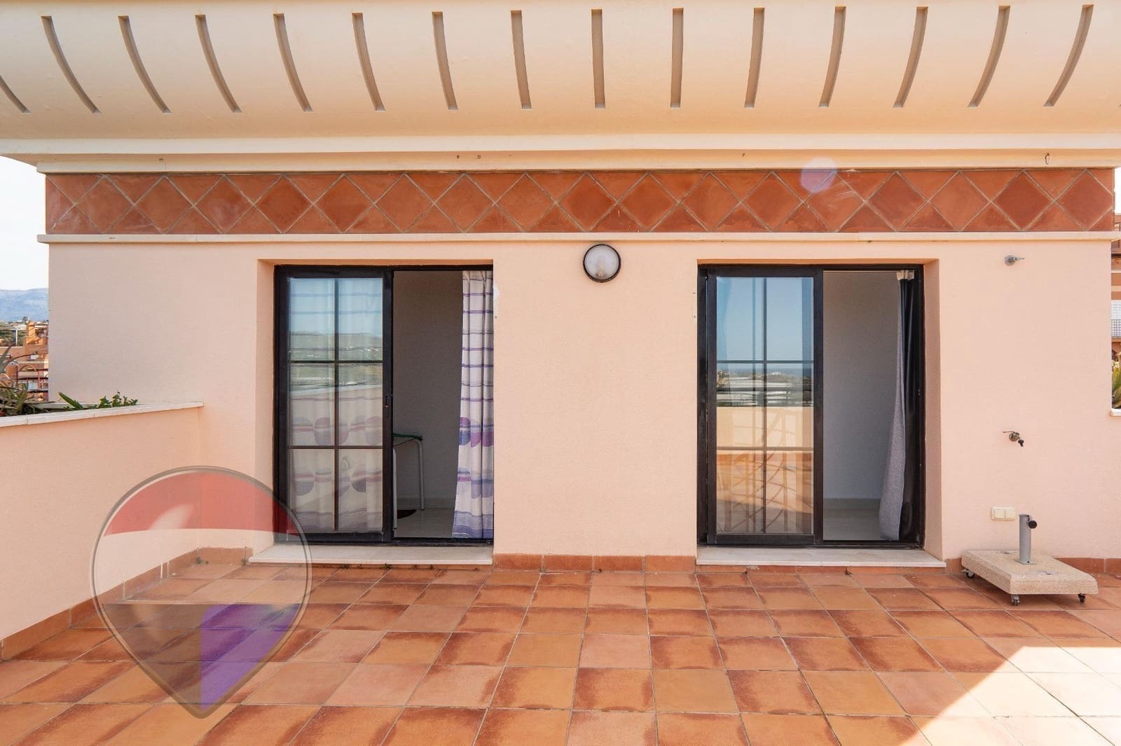 2 bedroom Penthouse for rent in Almayate with pool - € 950 (Ref: 9735696)