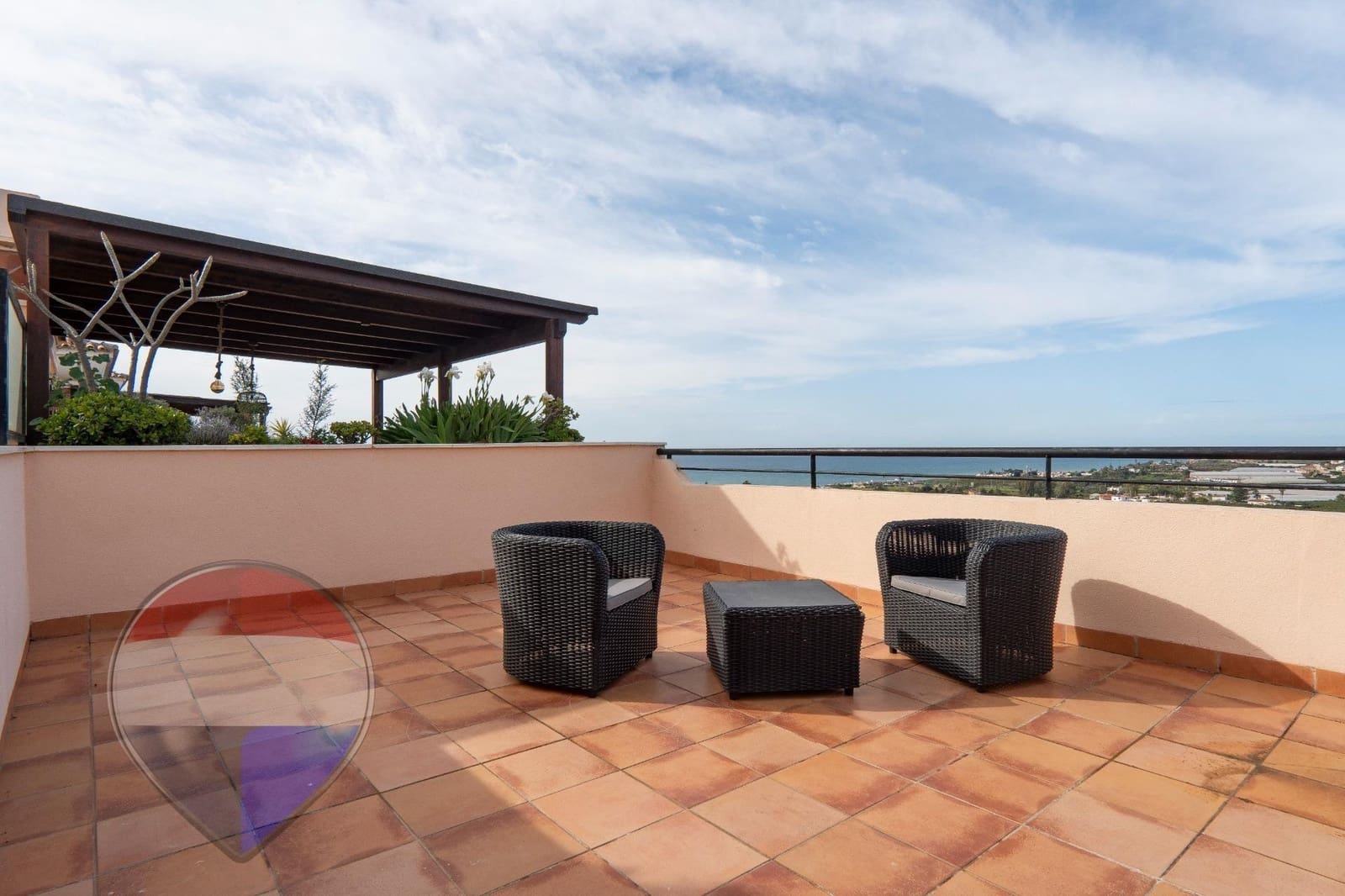 2 bedroom Penthouse for rent in Almayate with pool - € 950 (Ref: 9735696)