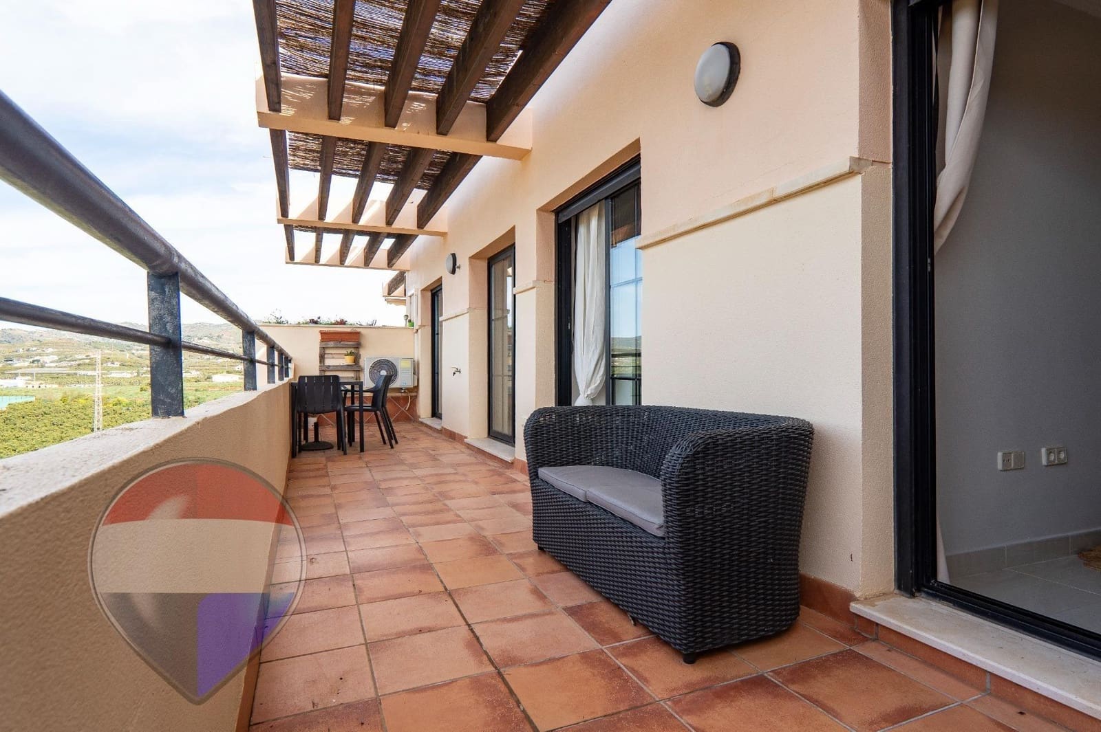 2 bedroom Penthouse for rent in Almayate with pool - € 950 (Ref: 9735696)