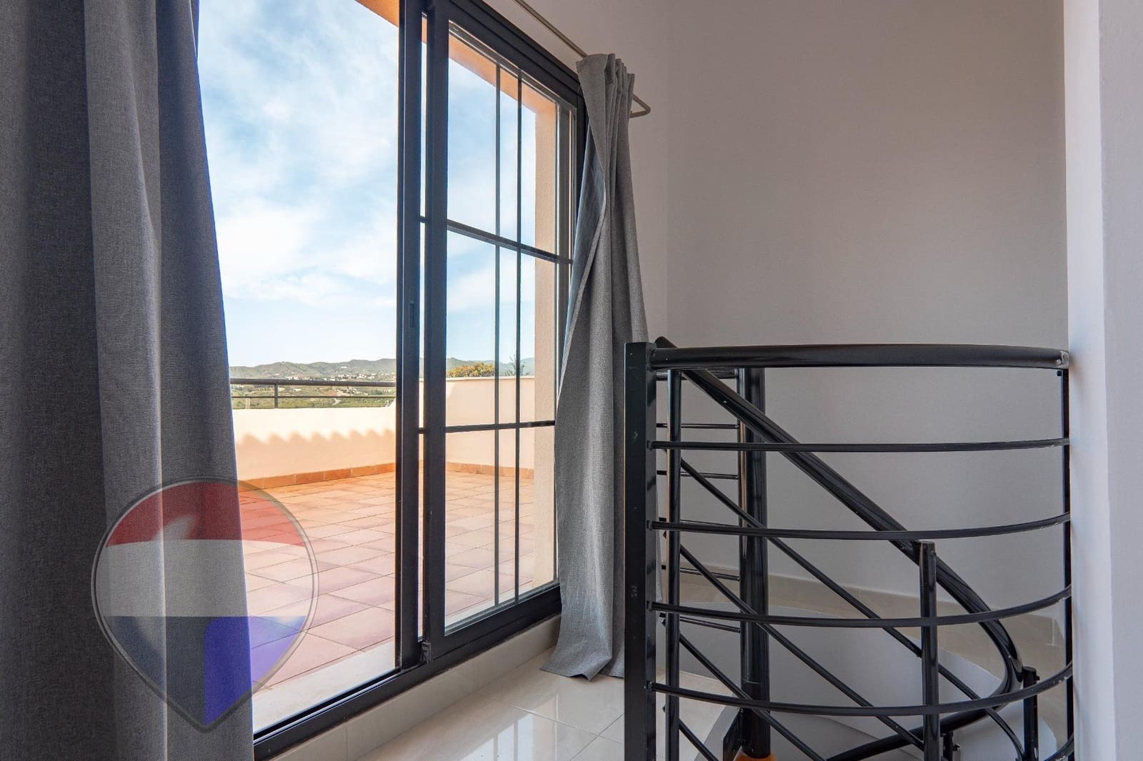 2 bedroom Penthouse for rent in Almayate with pool - € 950 (Ref: 9735696)