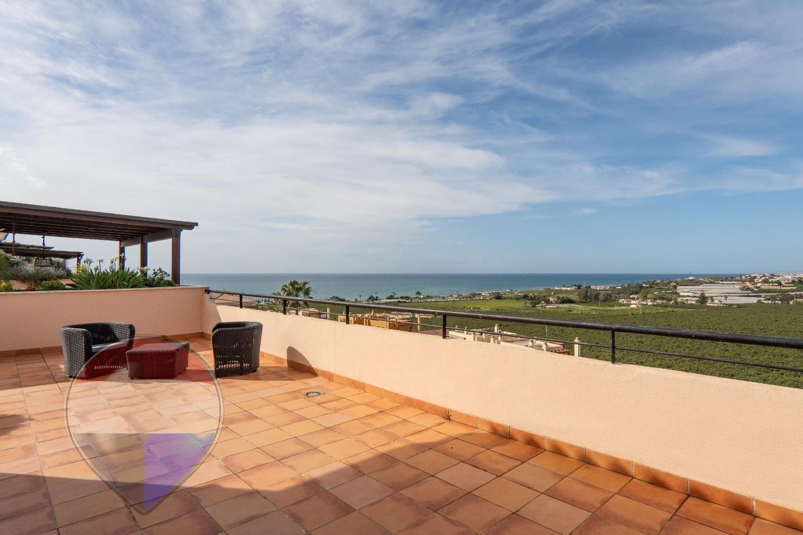 2 bedroom Penthouse for rent in Almayate with pool - € 950 (Ref: 9735696)