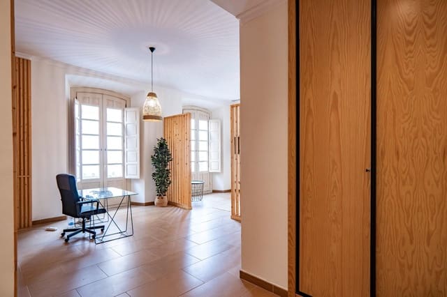 1 soverom Kontor til leie i Málaga by - € 1 250 (Ref: 9748154)