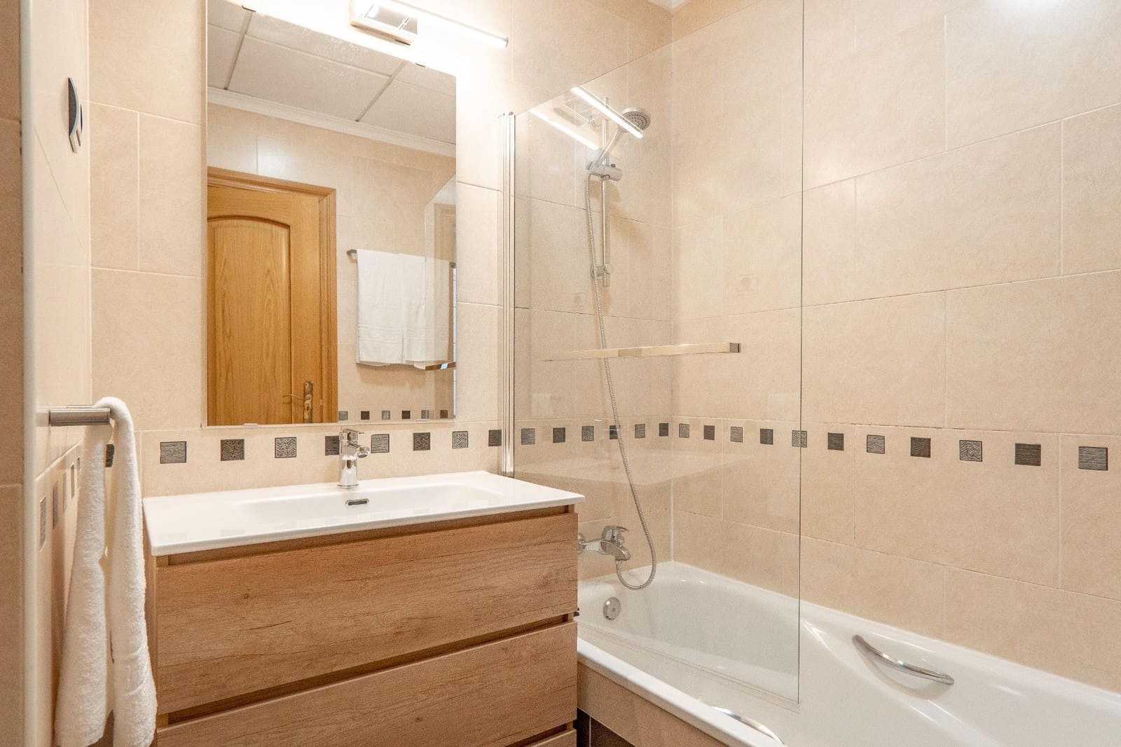 1 quarto Apartamento para arrendar em Malaga cidade - 1 400 € (Ref: 9748155)