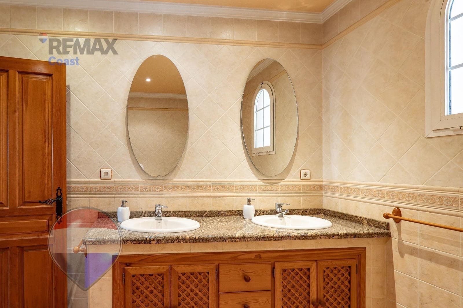 7 sypialnia Willa na sprzedaż w Miasto Malaga - 899 000 € (Ref: 9755860)