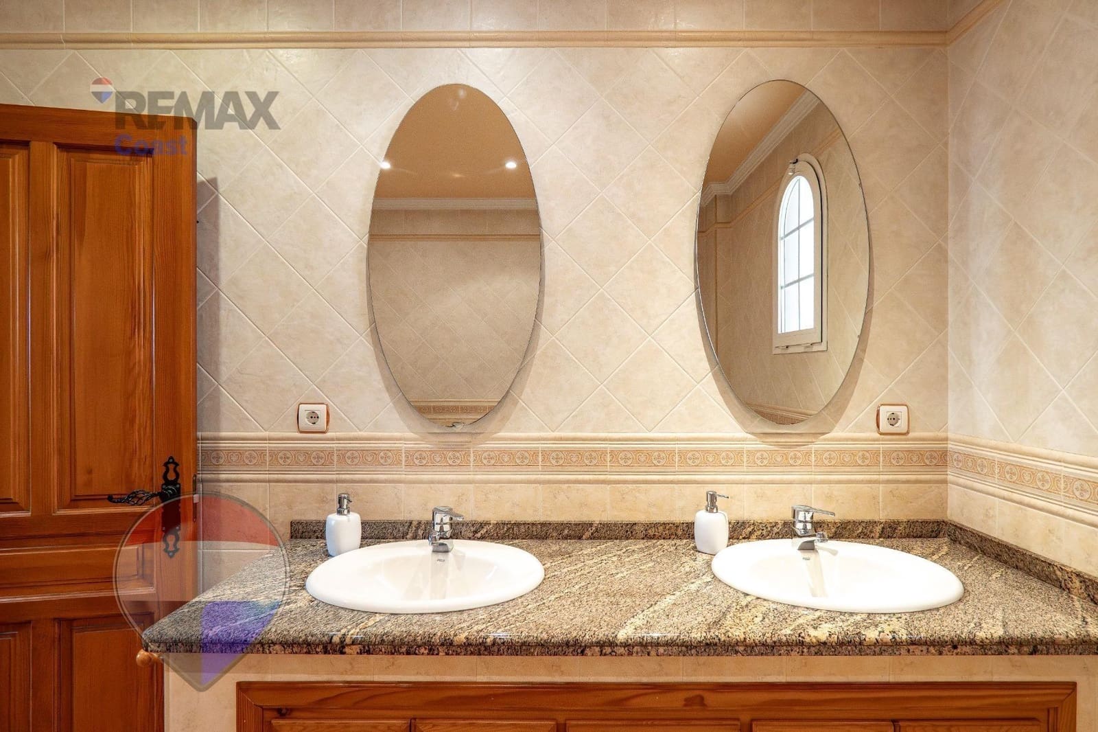 7 sypialnia Willa na sprzedaż w Miasto Malaga - 899 000 € (Ref: 9755860)