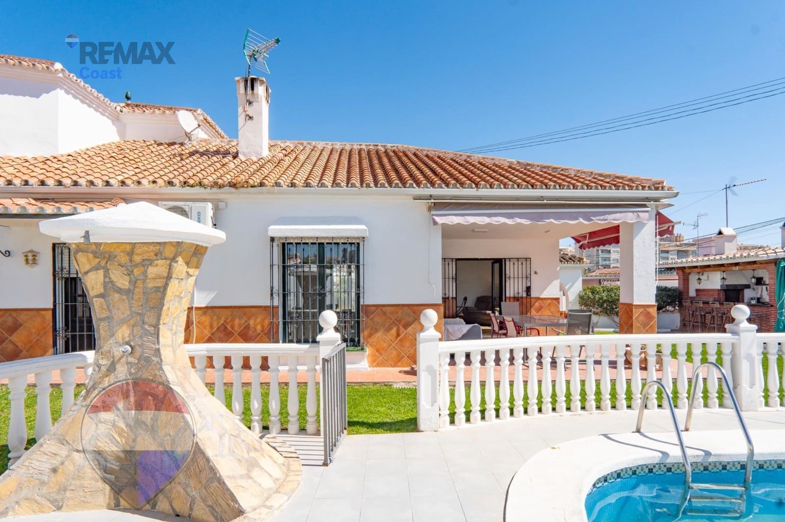 6 bedroom Villa for sale in Rincon de la Victoria with pool - € 1,049,000 (Ref: 9755861)