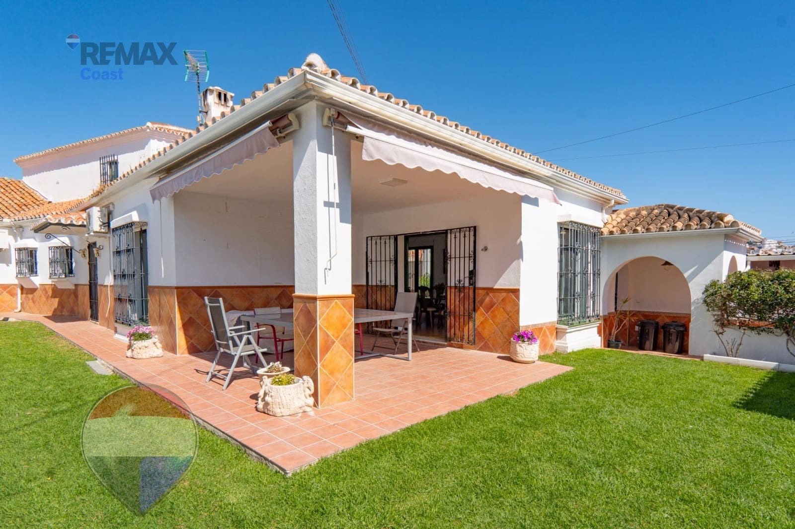 6 bedroom Villa for sale in Rincon de la Victoria with pool - € 1,049,000 (Ref: 9755861)