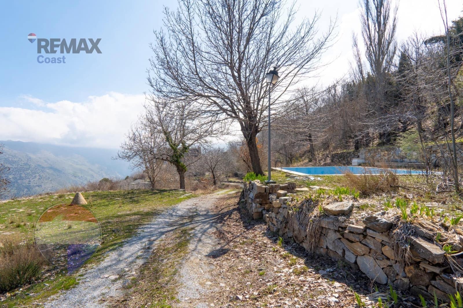 20 bedroom Hotel for sale in Guejar Sierra with garage - € 1,650,000 (Ref: 9755862)