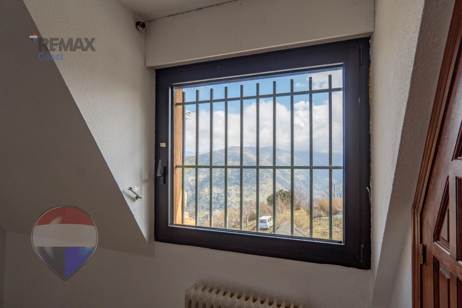 20 bedroom Hotel for sale in Guejar Sierra with garage - € 1,650,000 (Ref: 9755862)