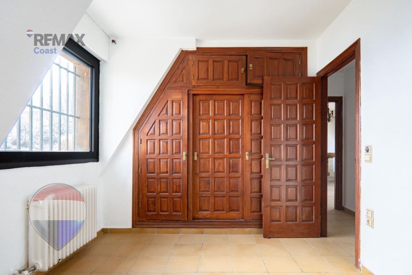 20 bedroom Hotel for sale in Guejar Sierra with garage - € 1,650,000 (Ref: 9755862)