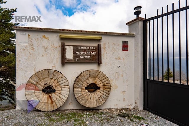 20 bedroom Hotel for sale in Güéjar Sierra with garage - € 1,650,000 (Ref: 9755862)