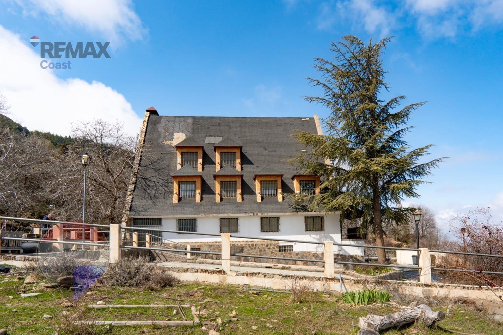 20 bedroom Hotel for sale in Guejar Sierra with garage - € 1,650,000 (Ref: 9755862)