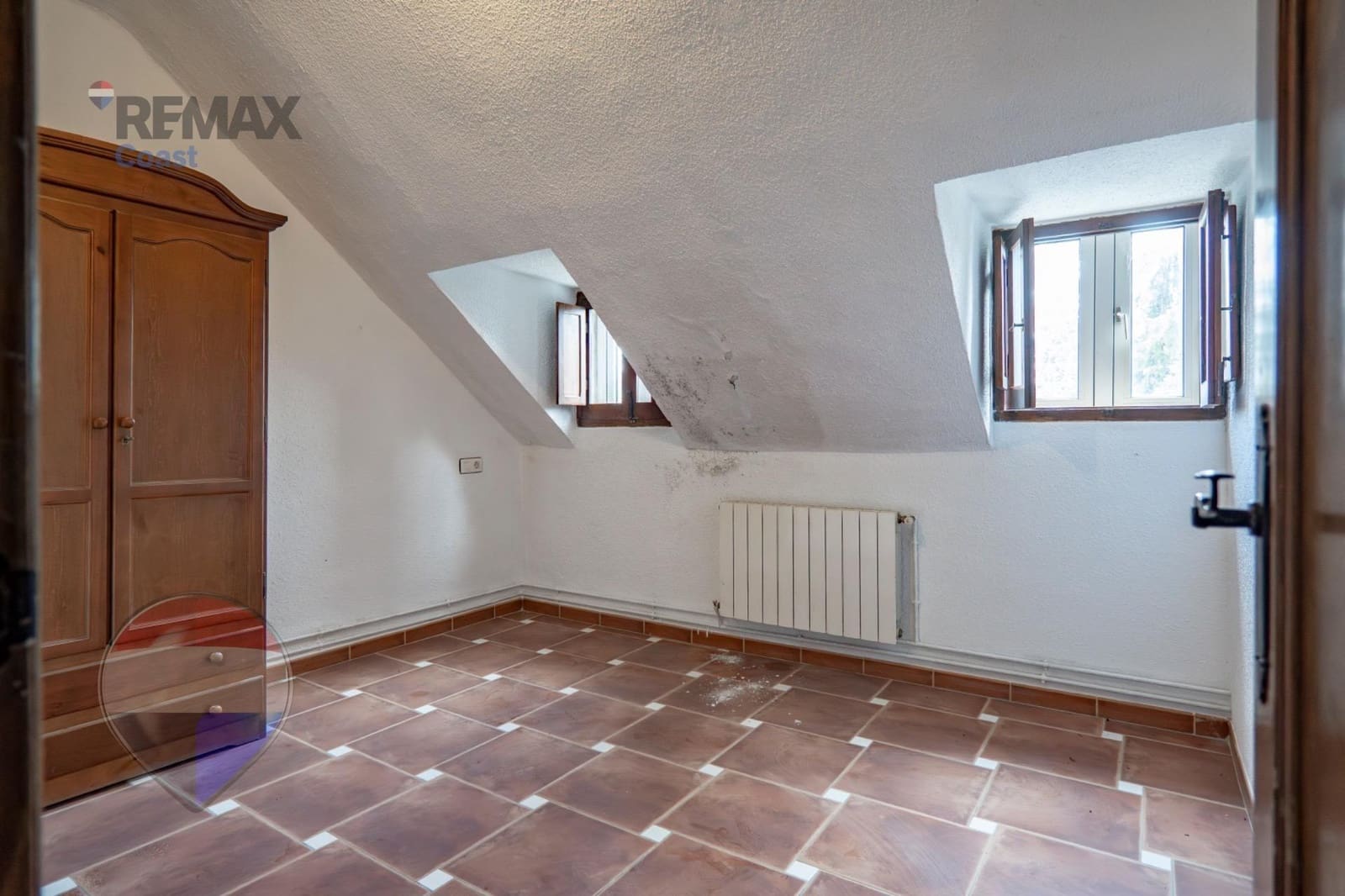 20 bedroom Hotel for sale in Guejar Sierra with garage - € 1,650,000 (Ref: 9755862)