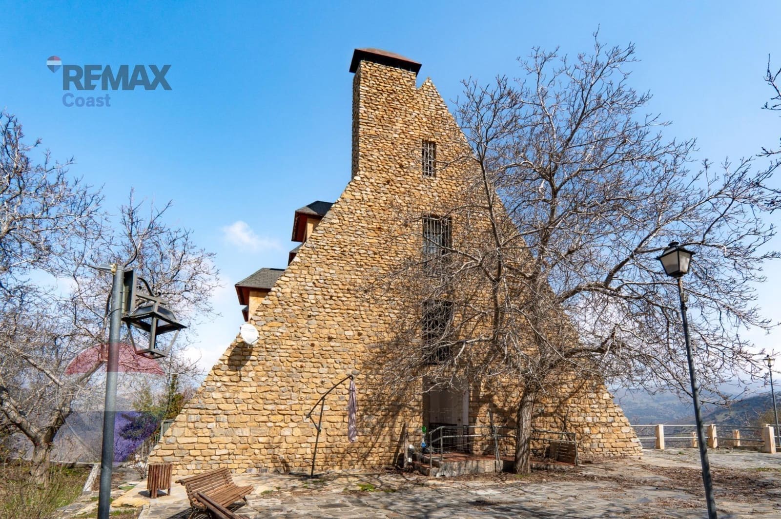 20 bedroom Hotel for sale in Guejar Sierra with garage - € 1,650,000 (Ref: 9755862)