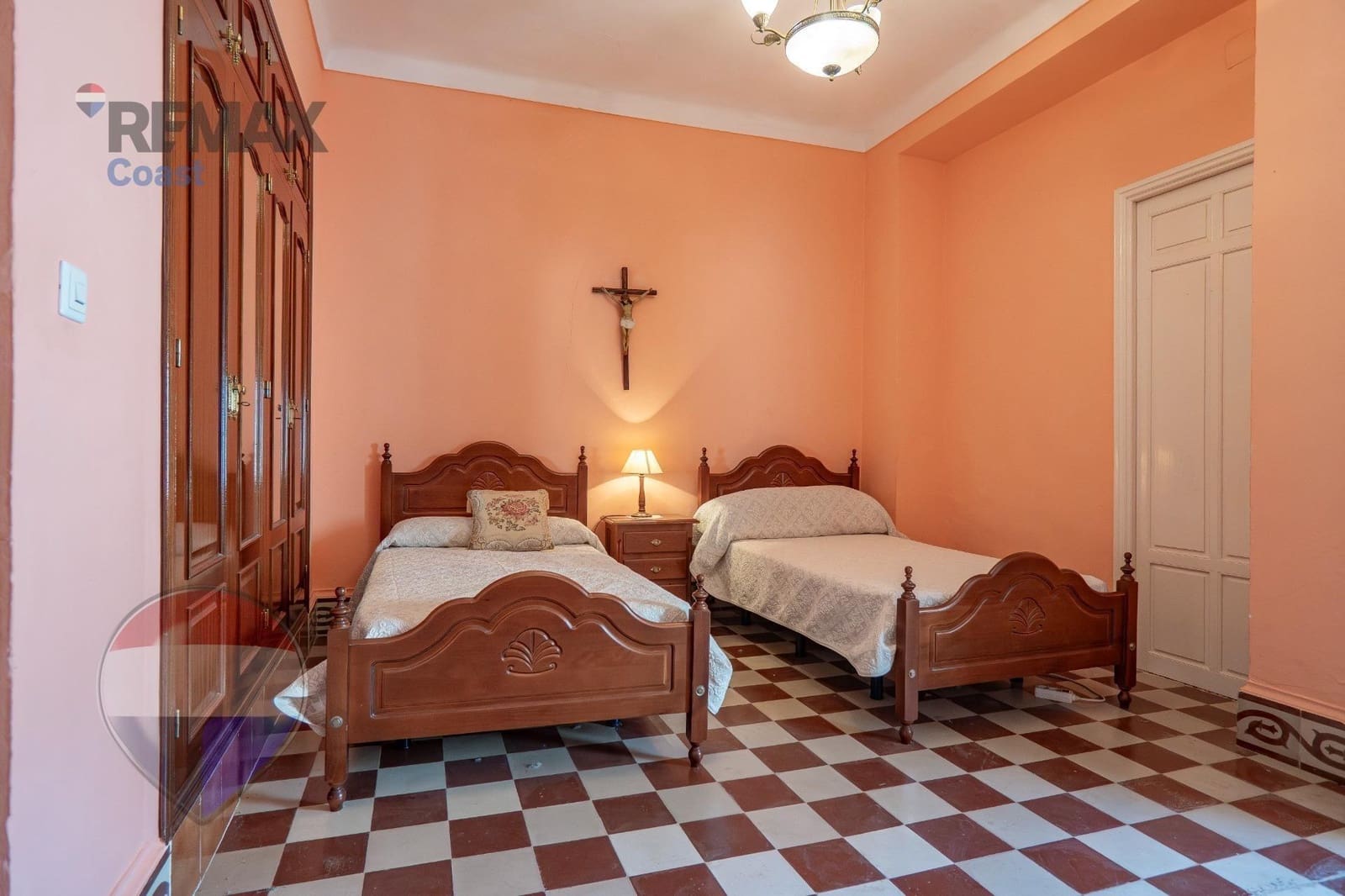 5 slaapkamer Huis te koop in Cuevas Bajas met garage - € 279.000 (Ref: 9759122)