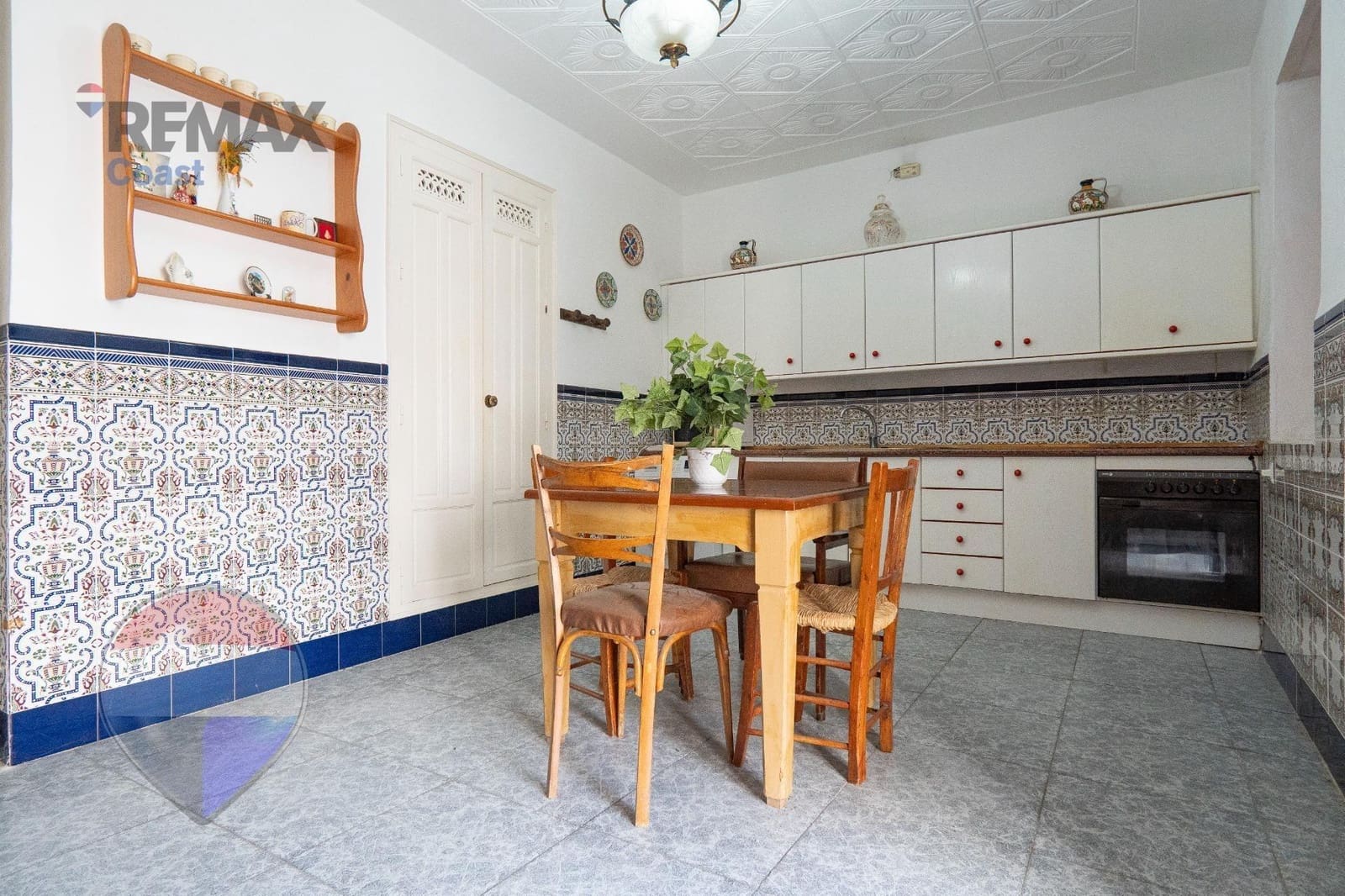 5 slaapkamer Huis te koop in Cuevas Bajas met garage - € 279.000 (Ref: 9759122)