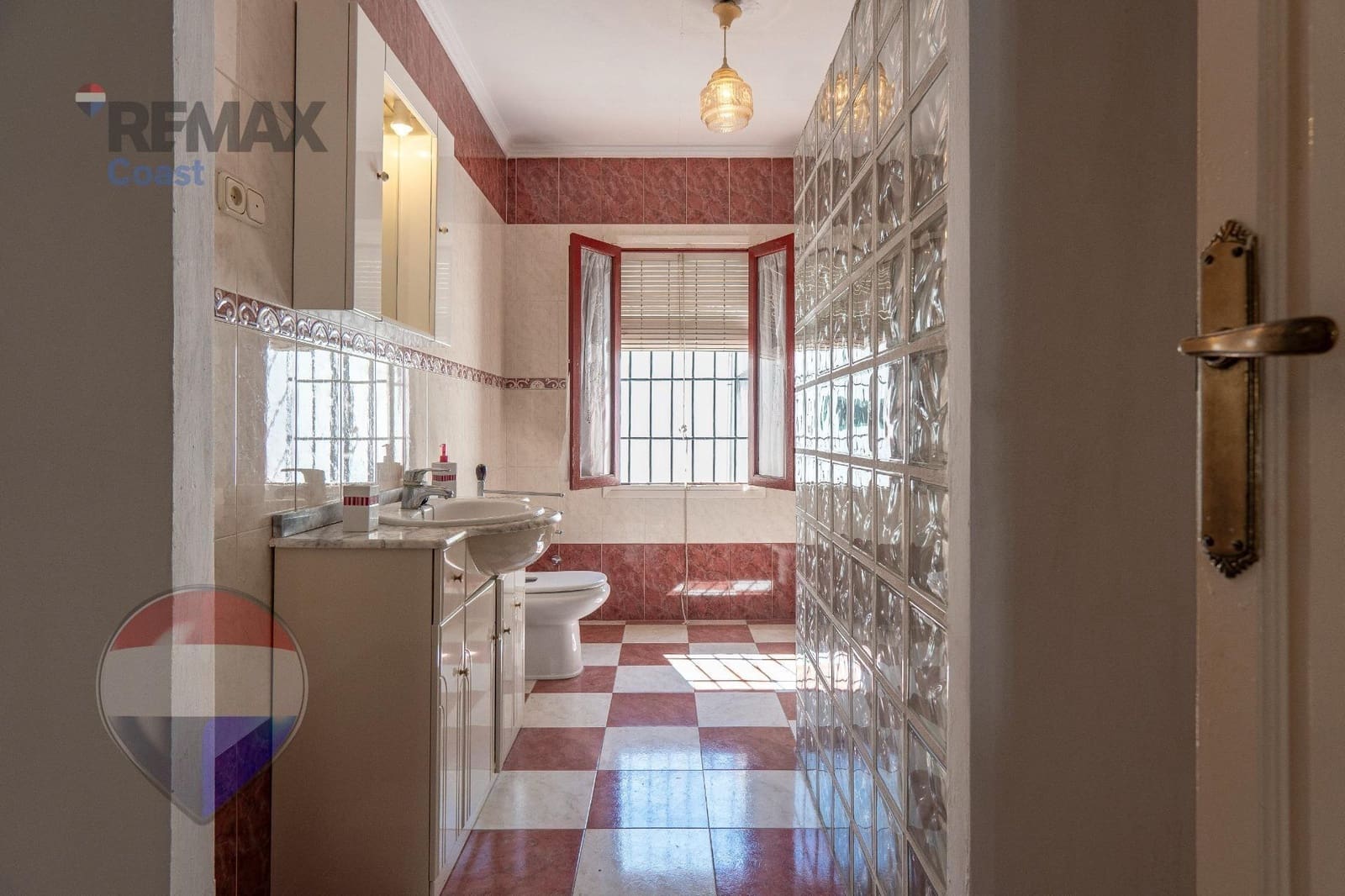 5 slaapkamer Huis te koop in Cuevas Bajas met garage - € 279.000 (Ref: 9759122)