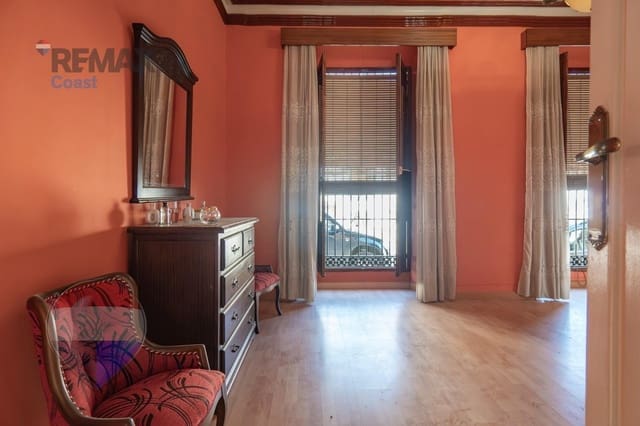 5 slaapkamer Huis te koop in Cuevas Bajas met garage - € 279.000 (Ref: 9759122)