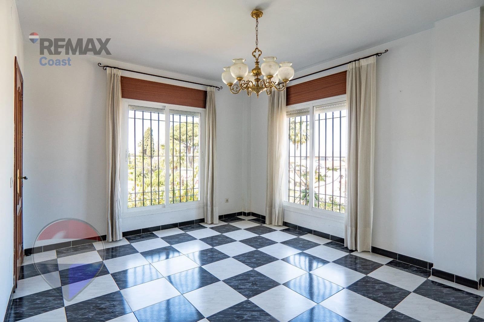 5 slaapkamer Villa te koop in Alhaurin de la Torre met zwembad - € 990.000 (Ref: 9763677)