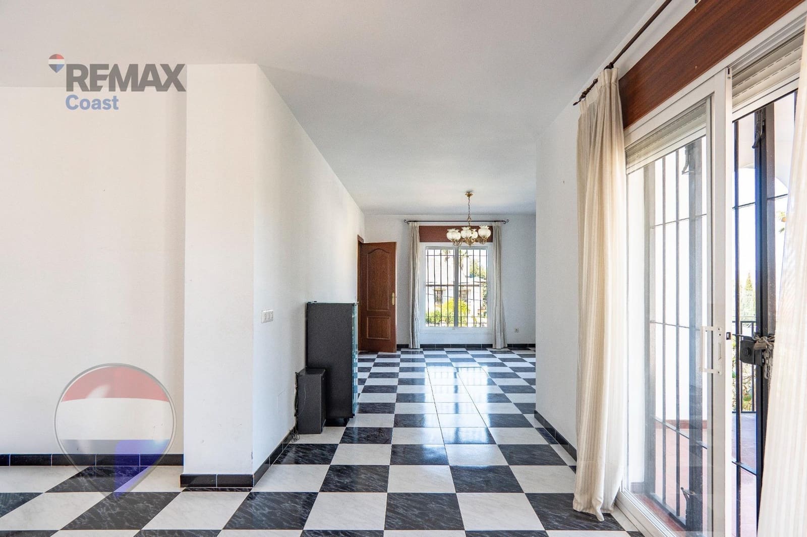 5 slaapkamer Villa te koop in Alhaurin de la Torre met zwembad - € 990.000 (Ref: 9763677)