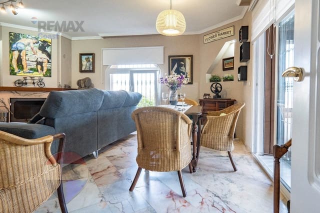4 makuuhuone Huvila myytävänä paikassa Alhaurín de la Torre mukana uima-altaan 
autotalli - 849 000 € (Ref: 9808121)