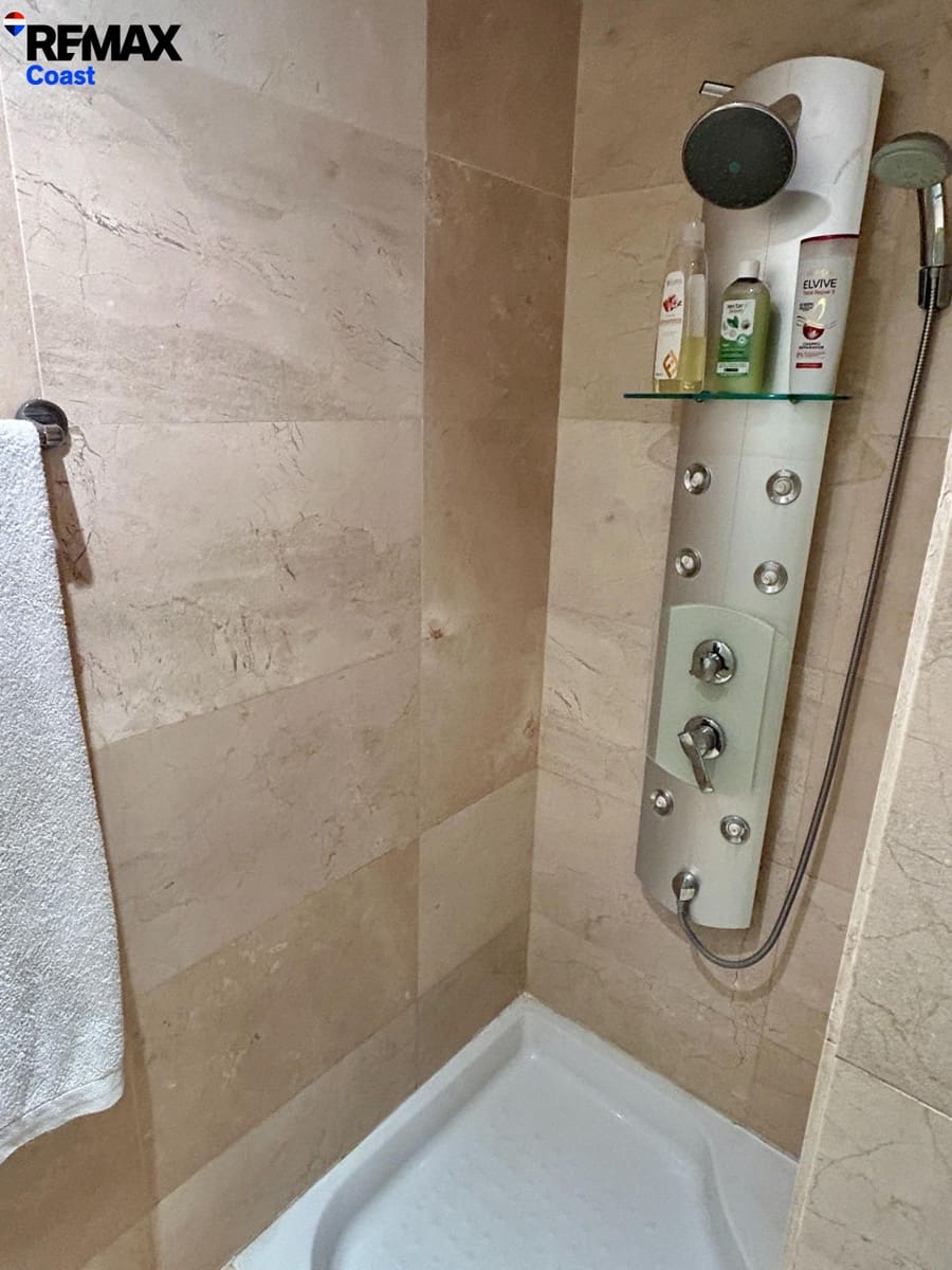 Adosado de 3 habitaciones en Estepona en alquiler con piscina garaje - 1.800 € (Ref: 9808123)