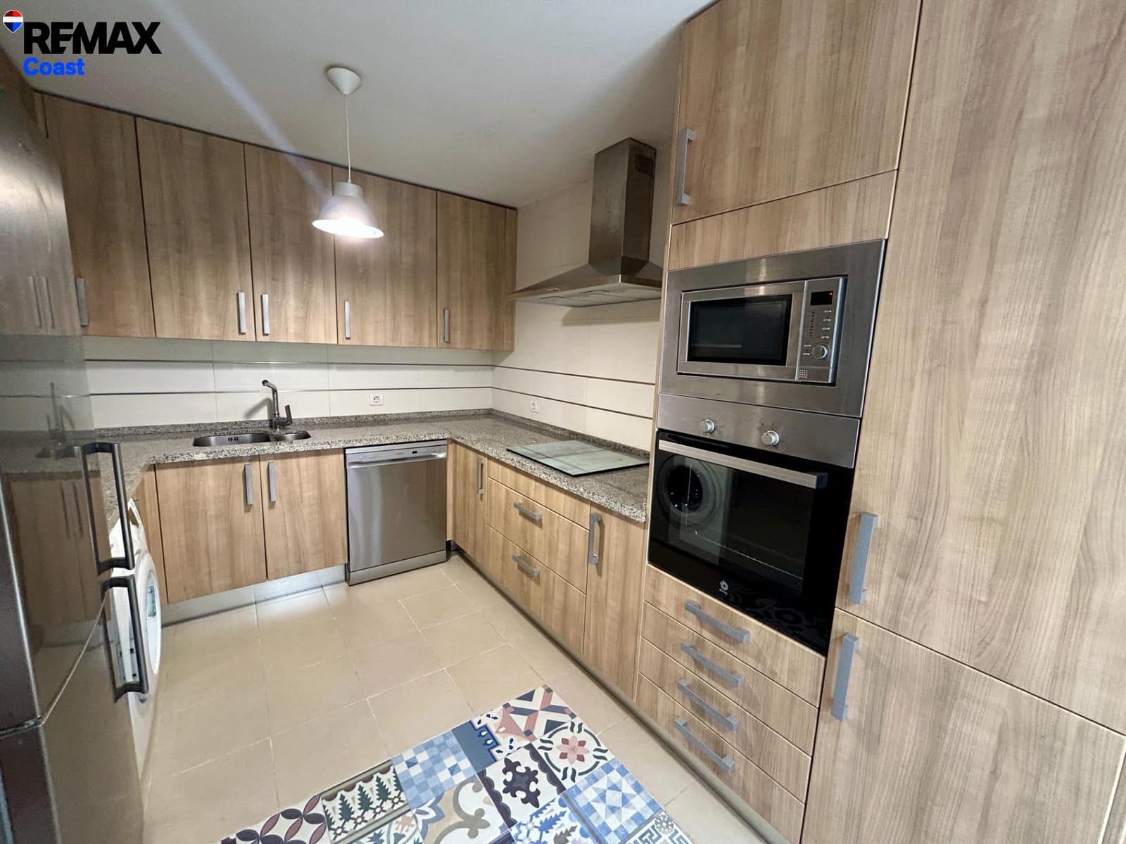 Adosado de 3 habitaciones en Estepona en alquiler con piscina garaje - 1.800 € (Ref: 9808123)