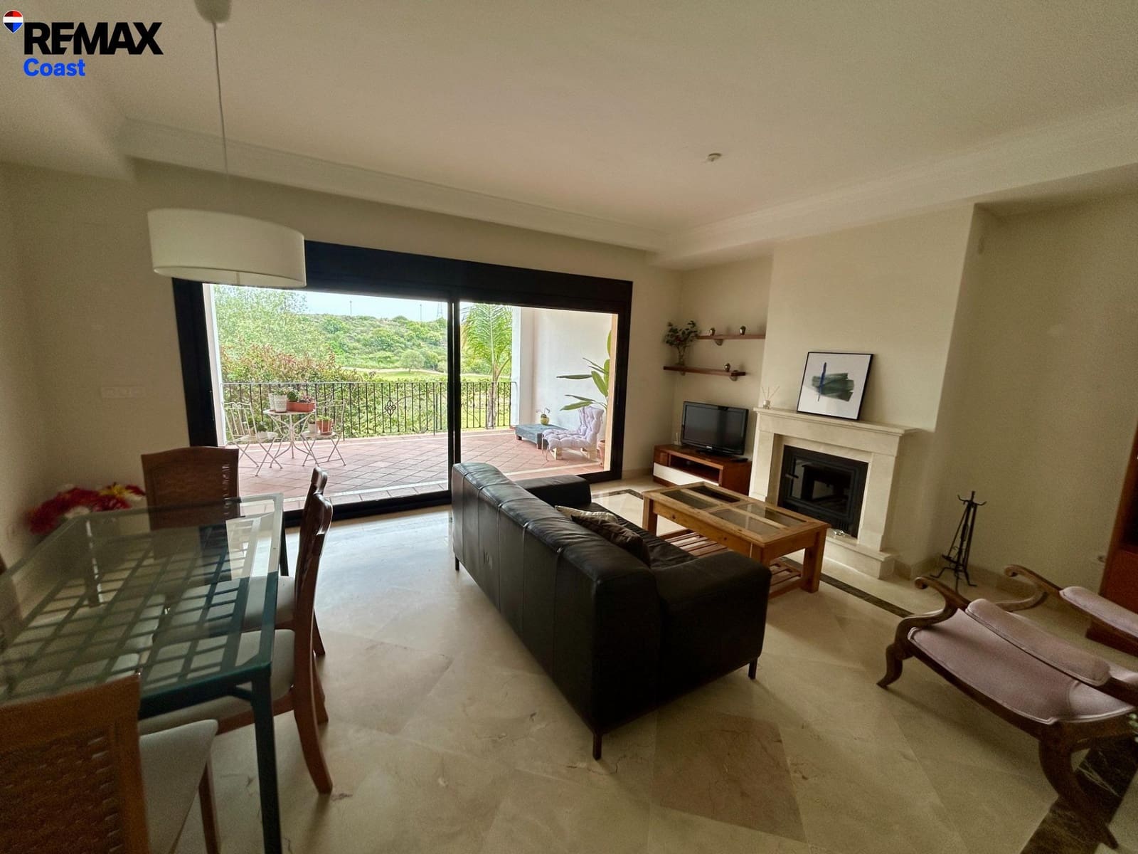 Adosado de 3 habitaciones en Estepona en alquiler con piscina garaje - 1.800 € (Ref: 9808123)