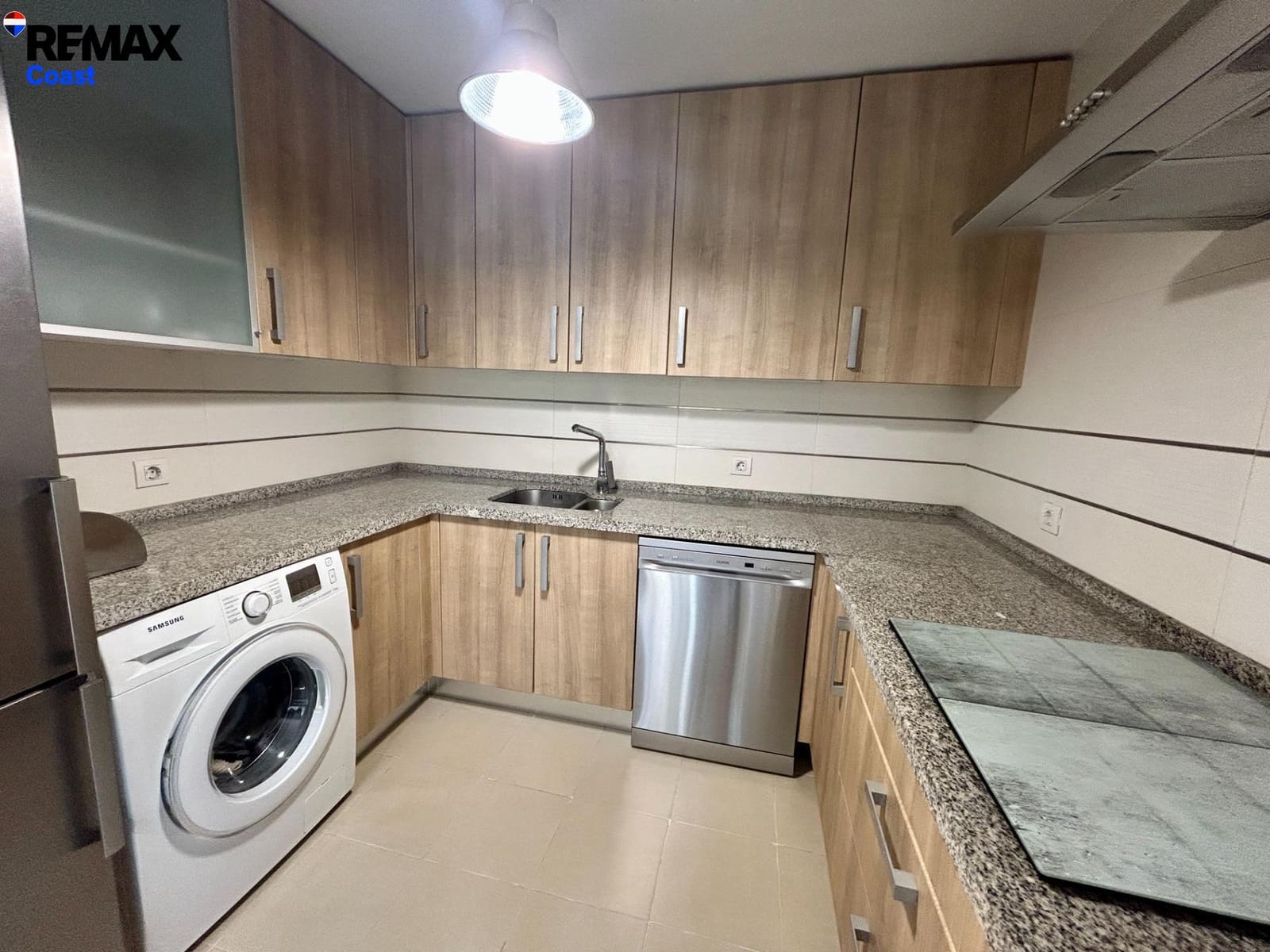 Adosado de 3 habitaciones en Estepona en alquiler con piscina garaje - 1.800 € (Ref: 9808123)