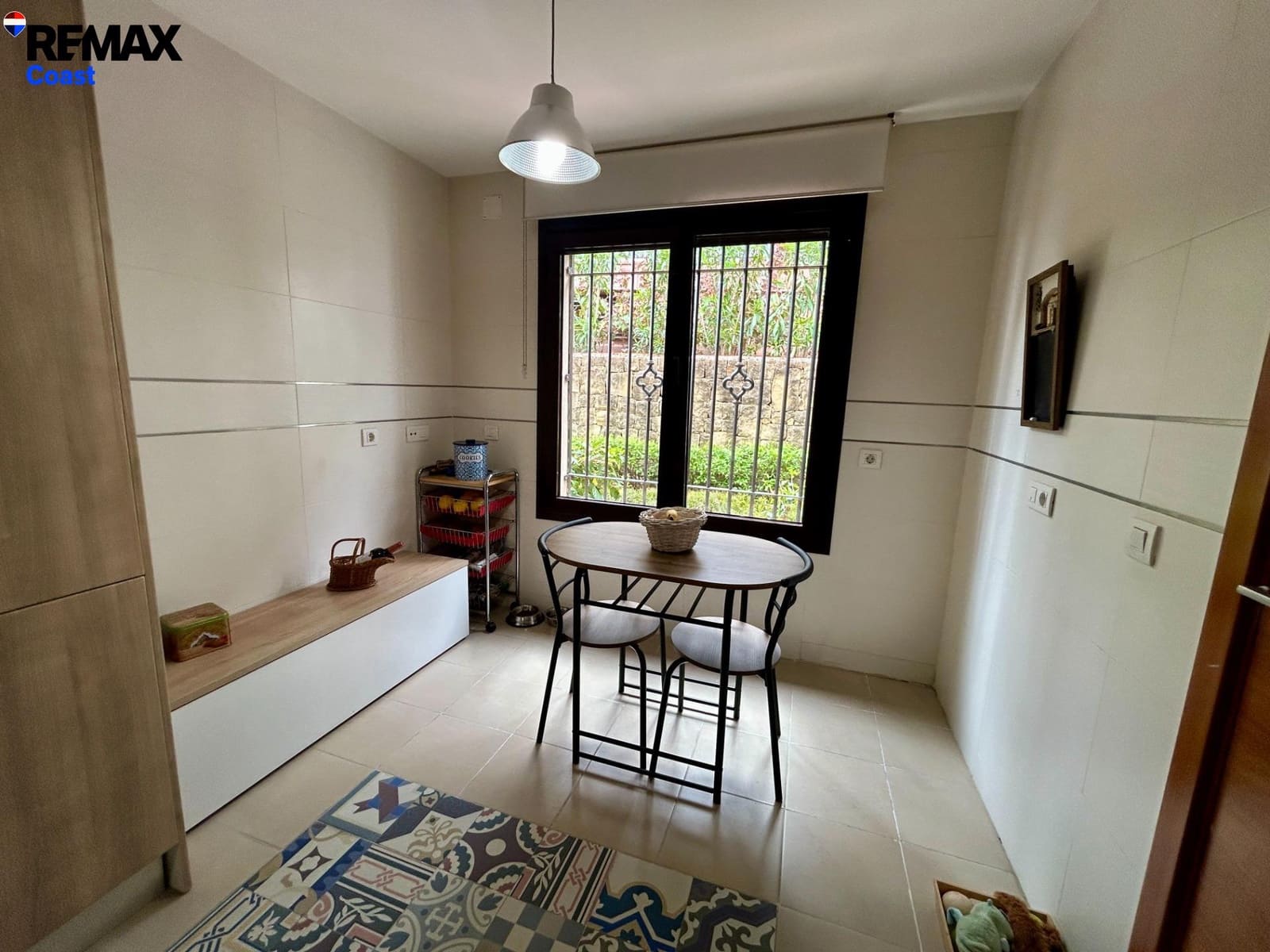 Adosado de 3 habitaciones en Estepona en alquiler con piscina garaje - 1.800 € (Ref: 9808123)