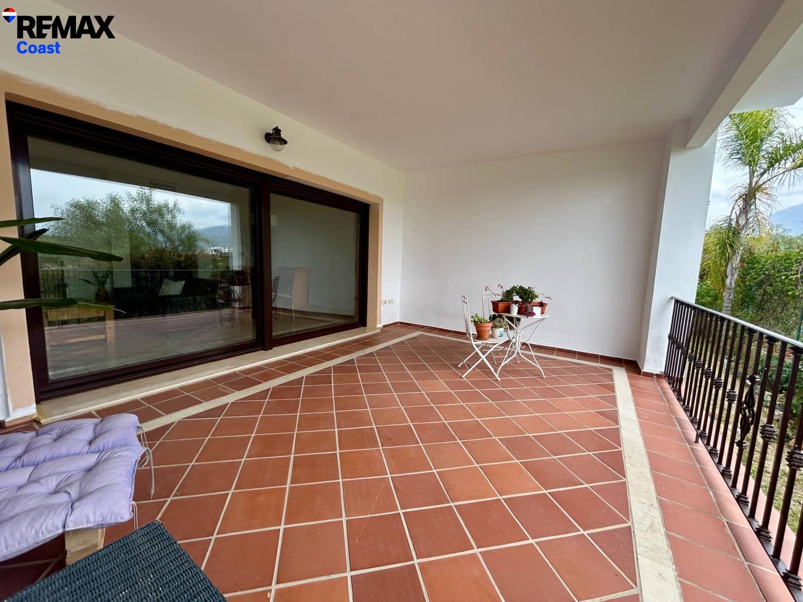 Adosado de 3 habitaciones en Estepona en alquiler con piscina garaje - 1.800 € (Ref: 9808123)