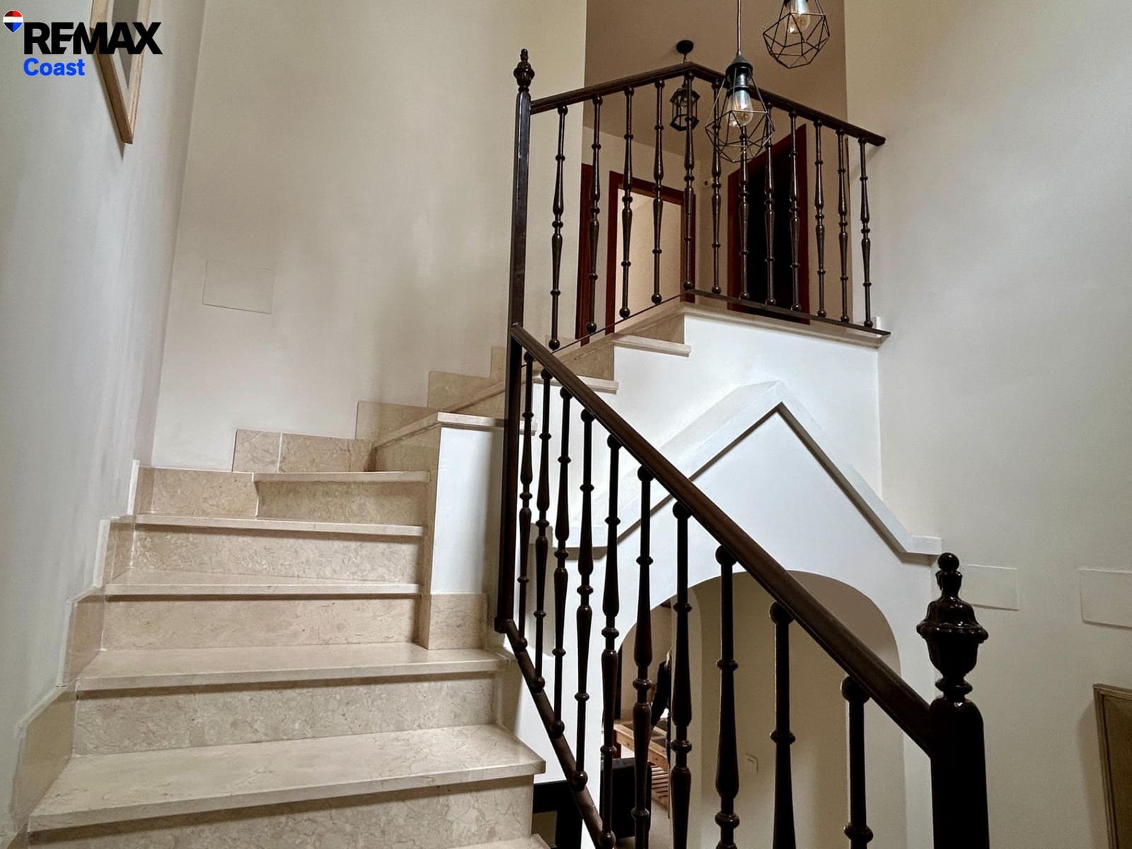 Adosado de 3 habitaciones en Estepona en alquiler con piscina garaje - 1.800 € (Ref: 9808123)