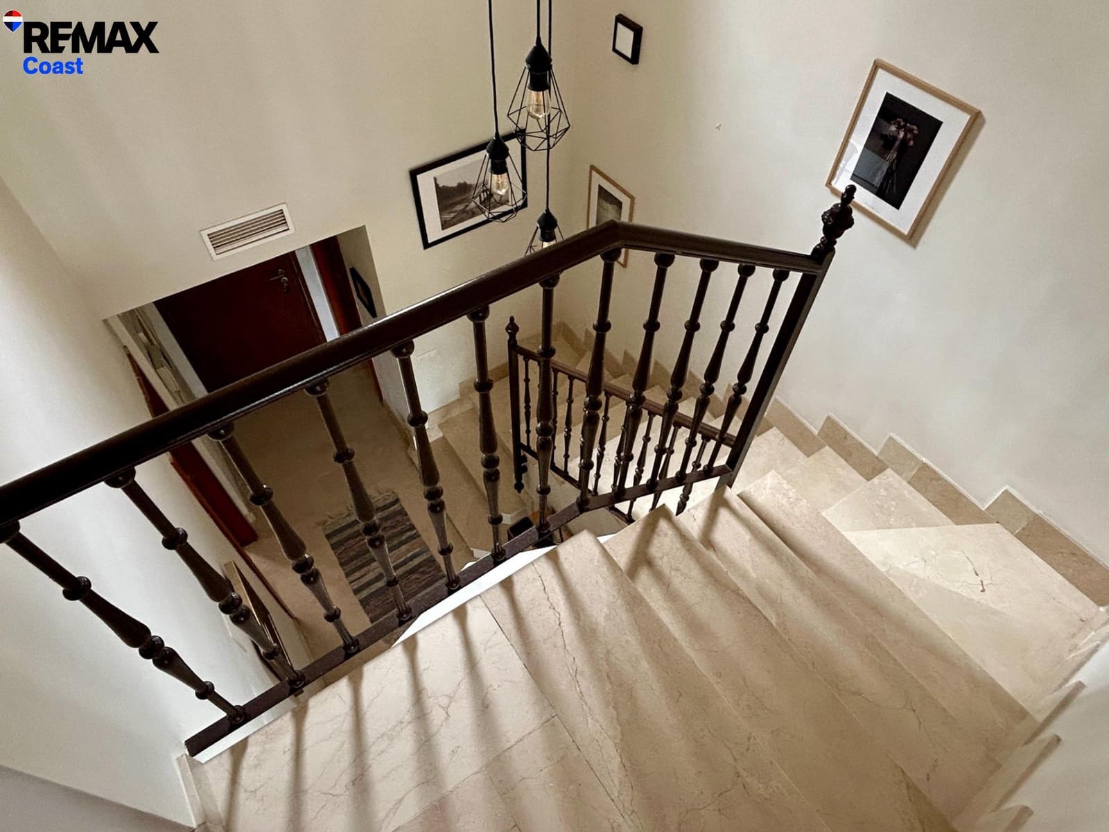 Adosado de 3 habitaciones en Estepona en alquiler con piscina garaje - 1.800 € (Ref: 9808123)