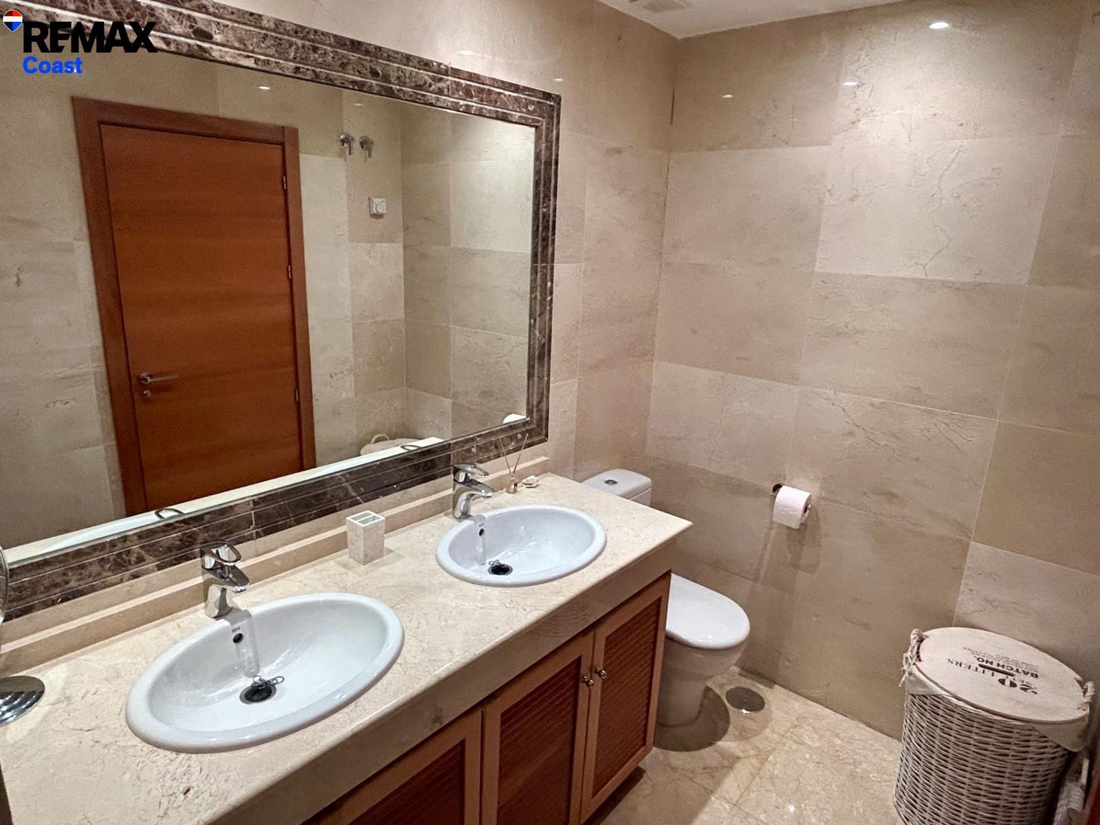 Adosado de 3 habitaciones en Estepona en alquiler con piscina garaje - 1.800 € (Ref: 9808123)