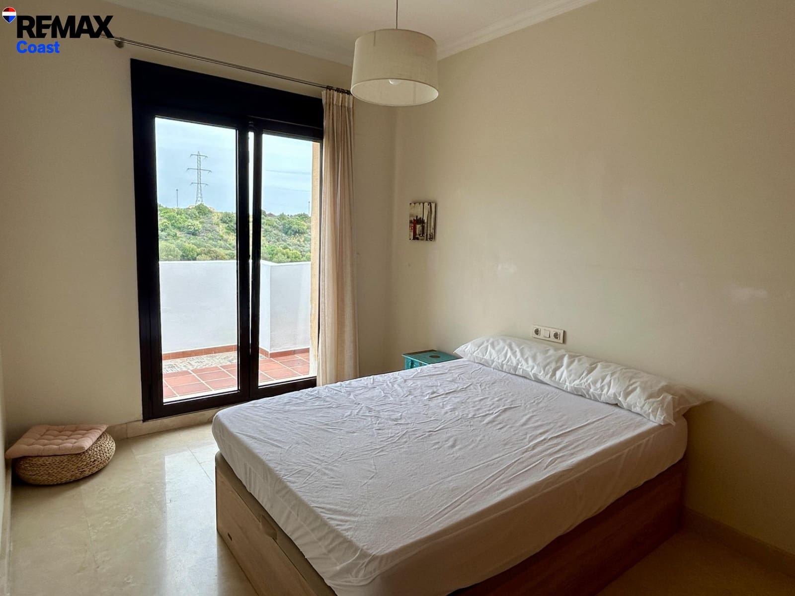 Adosado de 3 habitaciones en Estepona en alquiler con piscina garaje - 1.800 € (Ref: 9808123)