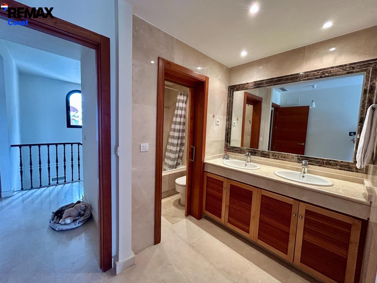 Adosado de 3 habitaciones en Estepona en alquiler con piscina garaje - 1.800 € (Ref: 9808123)