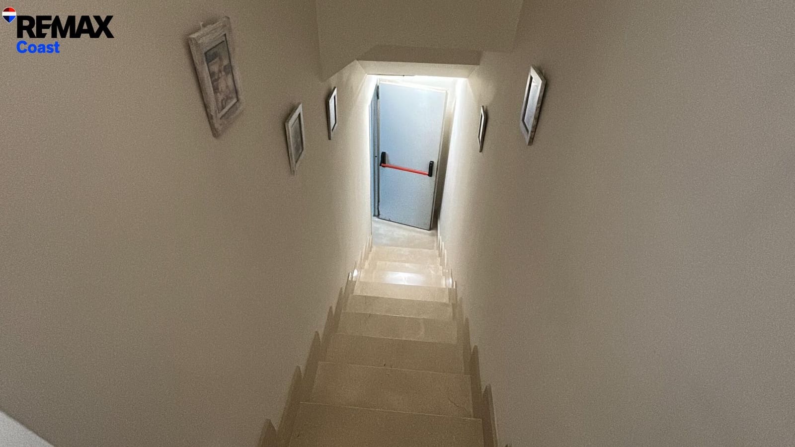 Adosado de 3 habitaciones en Estepona en alquiler con piscina garaje - 1.800 € (Ref: 9808123)