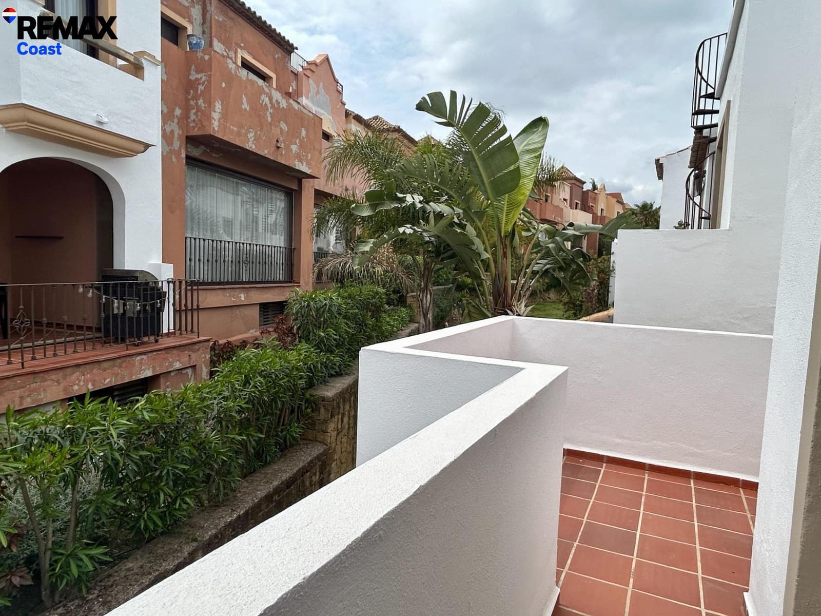 Adosado de 3 habitaciones en Estepona en alquiler con piscina garaje - 1.800 € (Ref: 9808123)