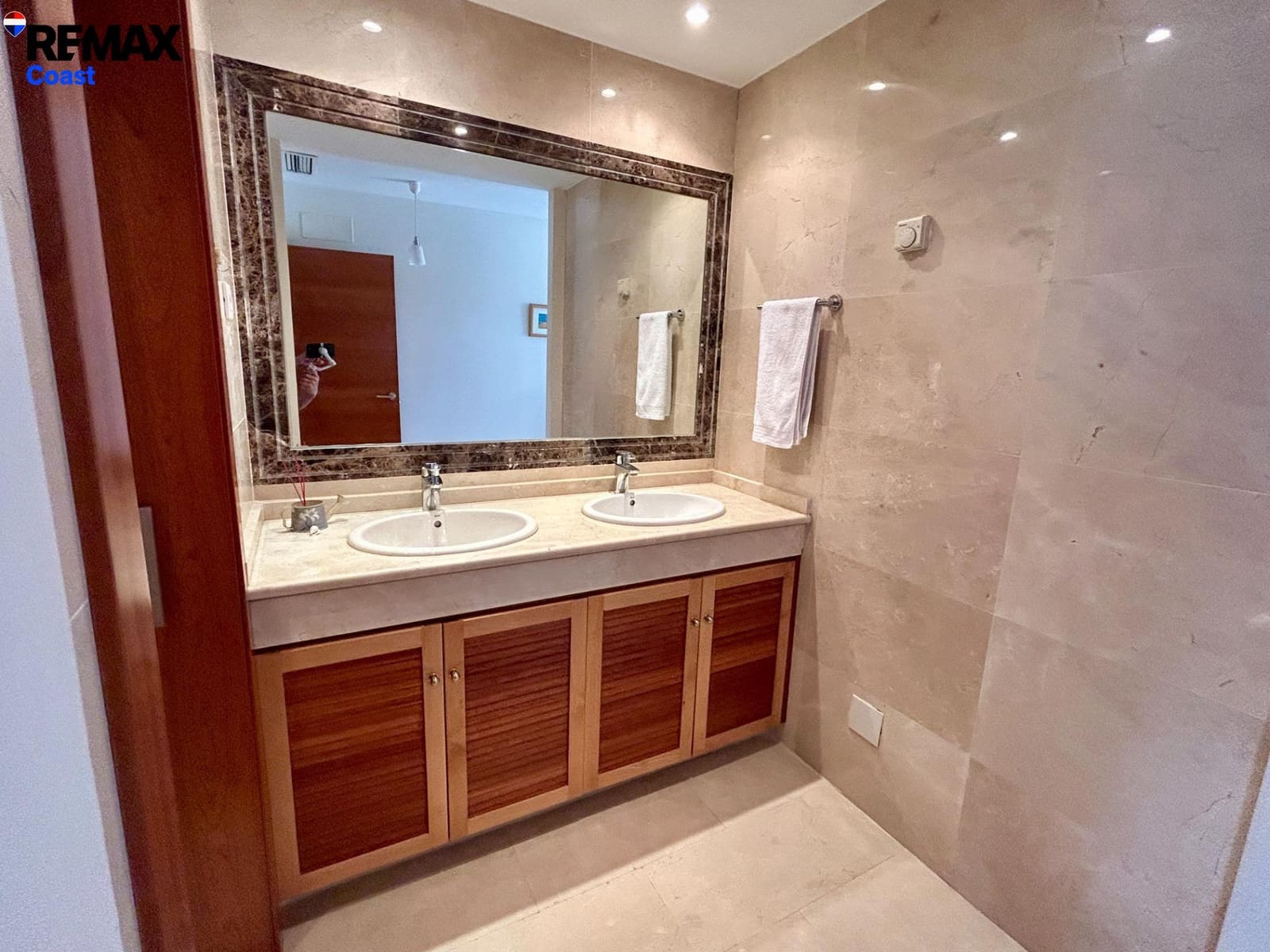 Adosado de 3 habitaciones en Estepona en alquiler con piscina garaje - 1.800 € (Ref: 9808123)