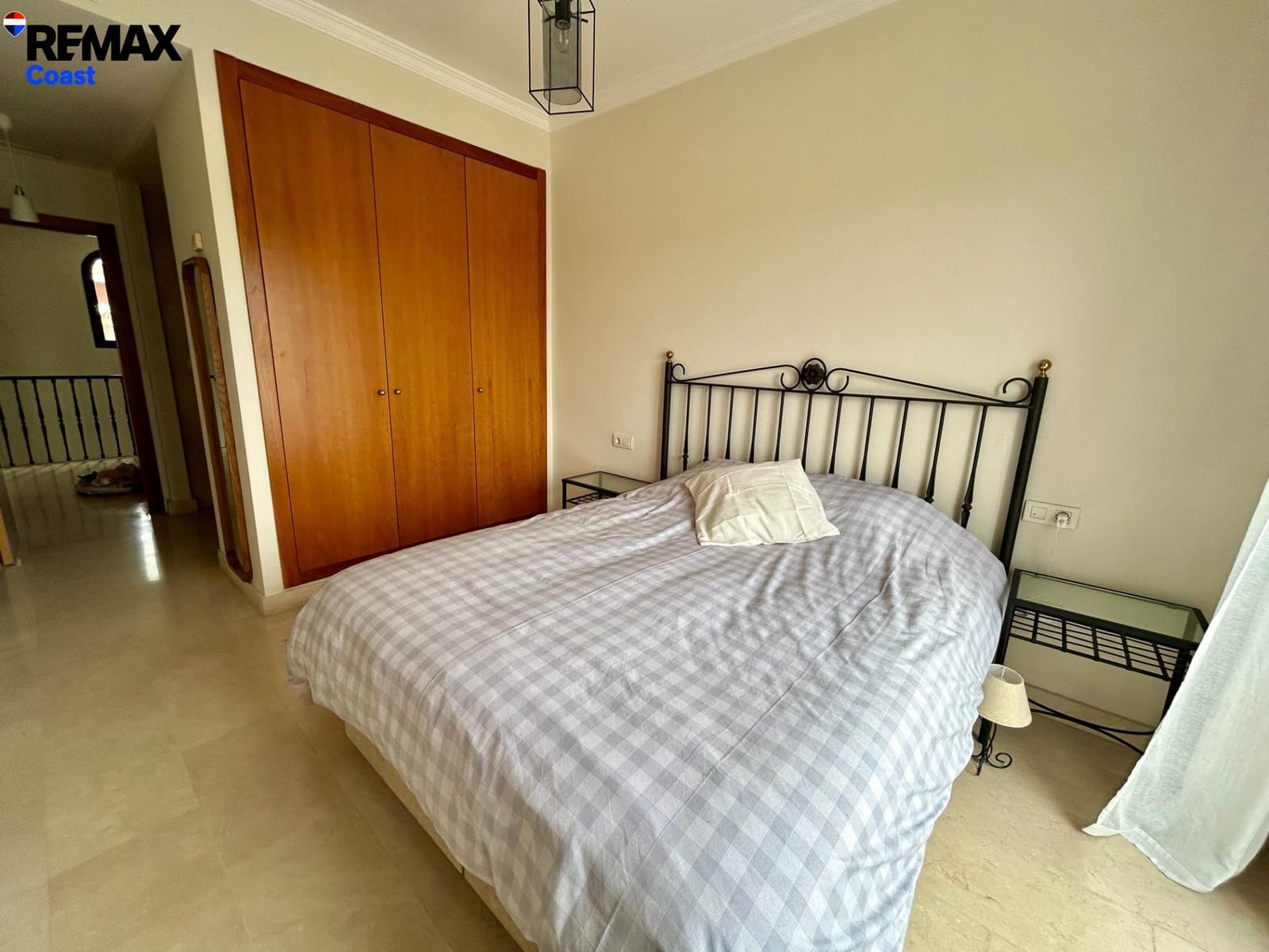 Adosado de 3 habitaciones en Estepona en alquiler con piscina garaje - 1.800 € (Ref: 9808123)