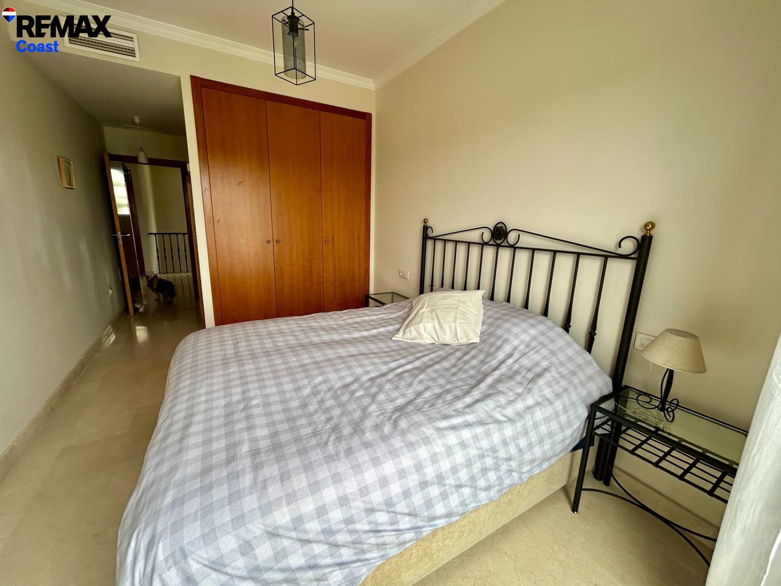 Adosado de 3 habitaciones en Estepona en alquiler con piscina garaje - 1.800 € (Ref: 9808123)