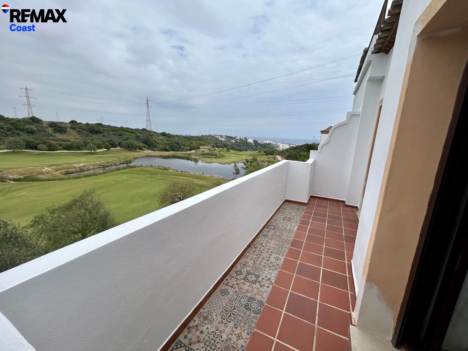 Adosado de 3 habitaciones en Estepona en alquiler con piscina garaje - 1.800 € (Ref: 9808123)