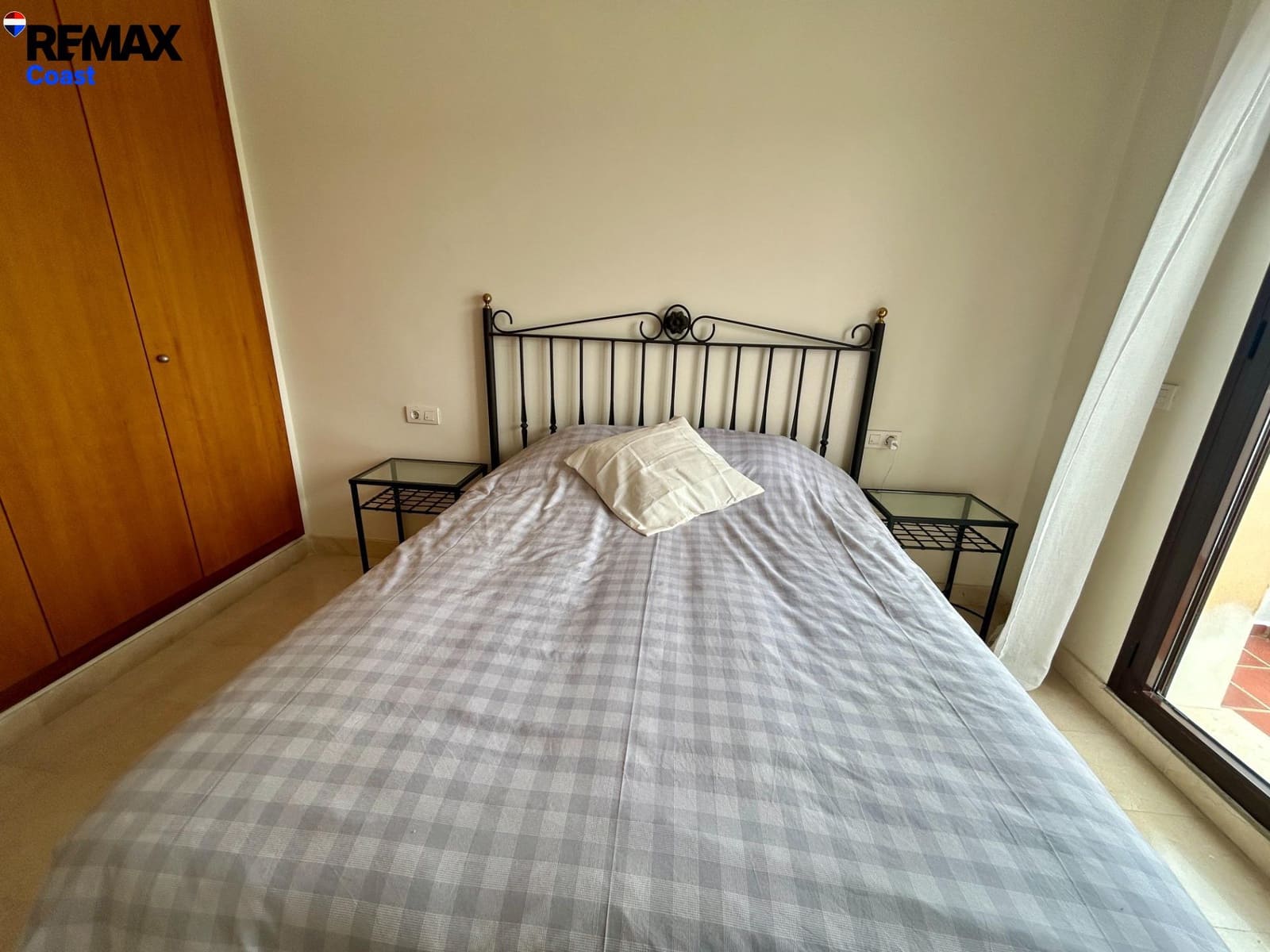 Adosado de 3 habitaciones en Estepona en alquiler con piscina garaje - 1.800 € (Ref: 9808123)