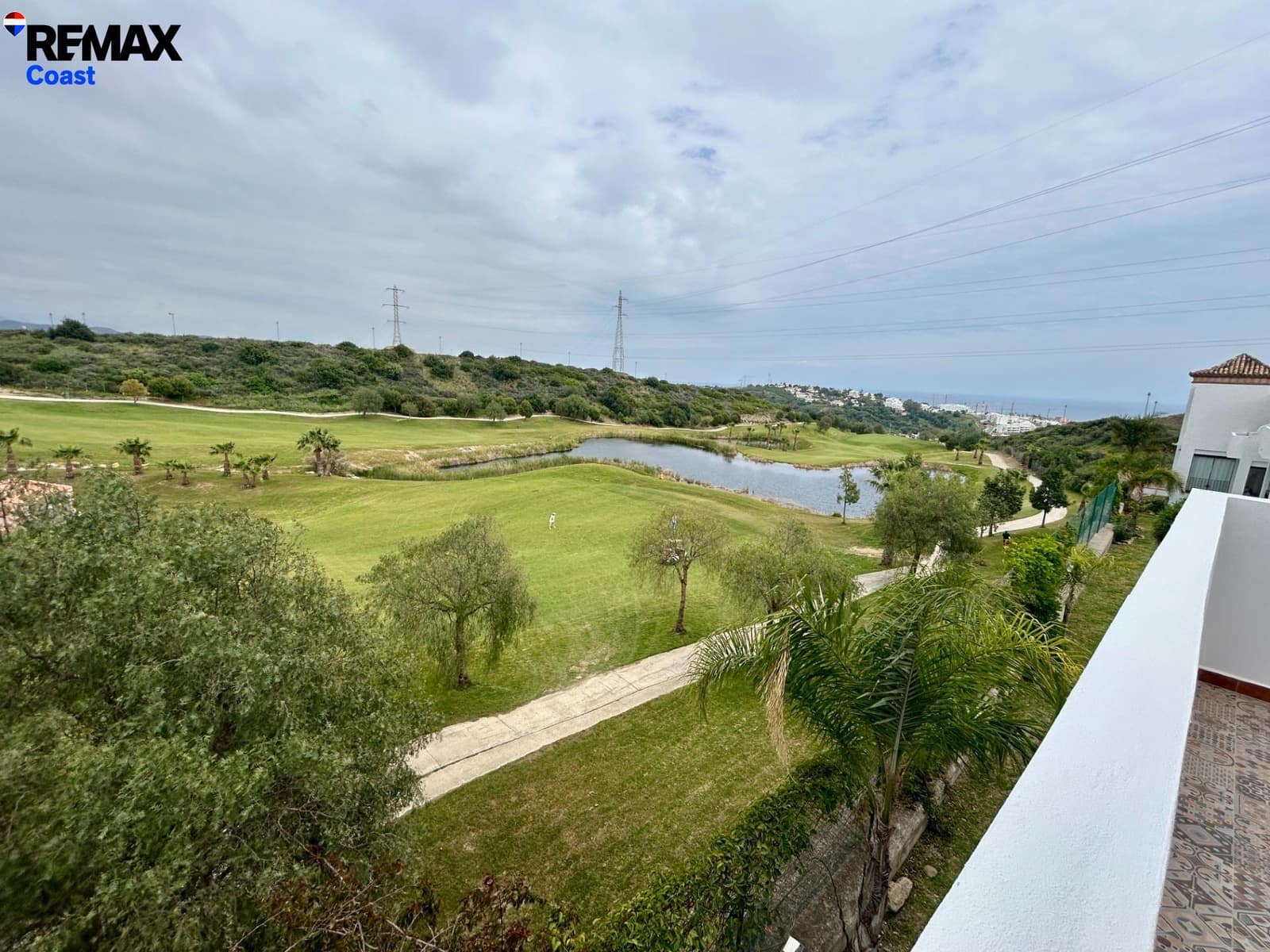 Adosado de 3 habitaciones en Estepona en alquiler con piscina garaje - 1.800 € (Ref: 9808123)